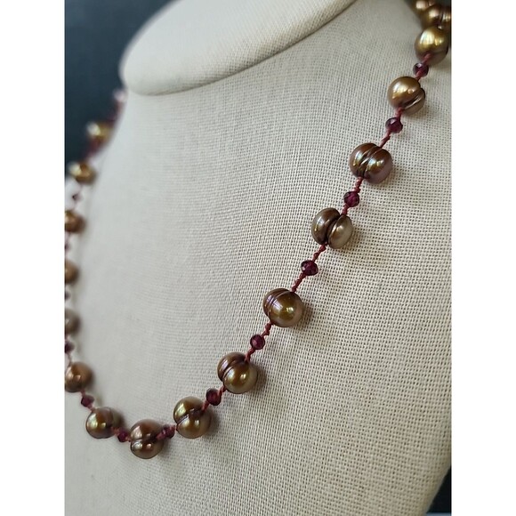 925 Sterling Silver Heart Shaped Clasp Garnet & Pearl Station Necklace Vintage - Picture 3 of 10